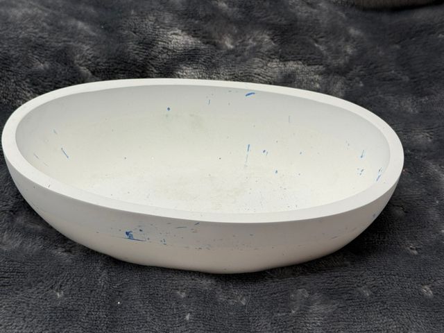 Ovale Design-Schale „Nordic Splash“ – handgegossen