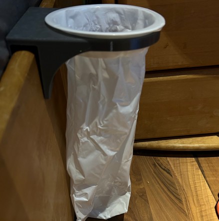 Spucktütenhalter fürs Bett aus PETG – hygienische Halterung für Krankheitsfälle